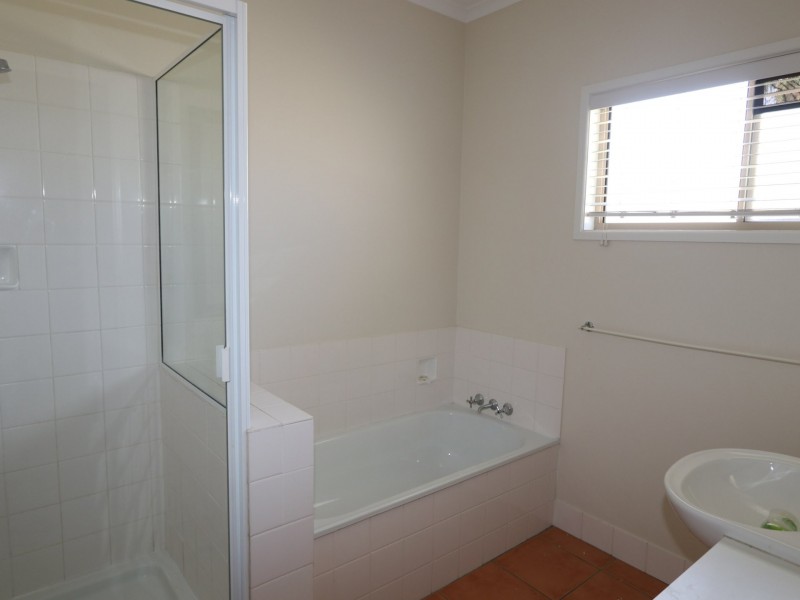 7 Ward Place, Emerald QLD 4720