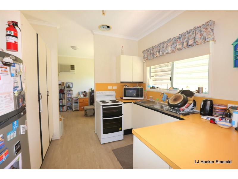 16 Saffola Place, Emerald QLD 4720