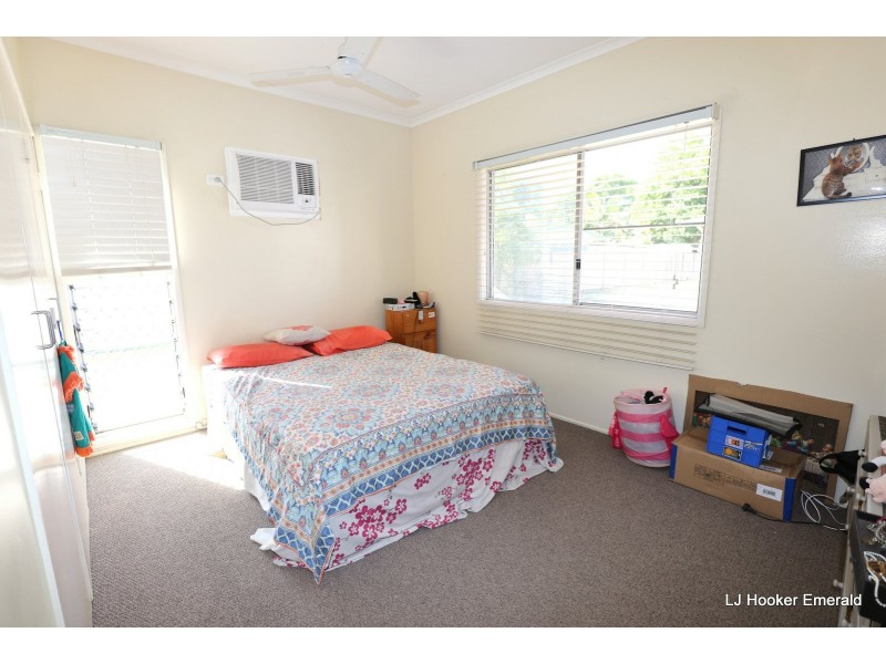 16 Saffola Place, Emerald QLD 4720