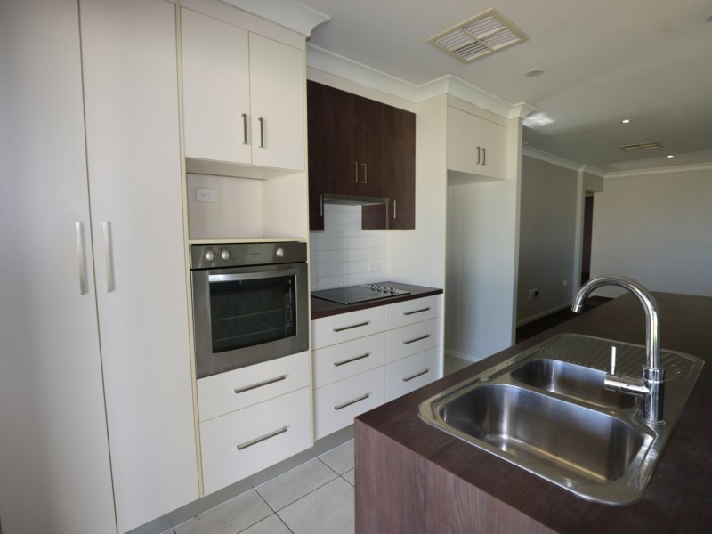 7 Rogers Street, Emerald QLD 4720