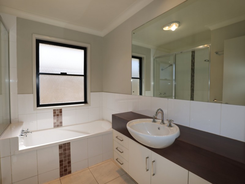 7 Rogers Street, Emerald QLD 4720