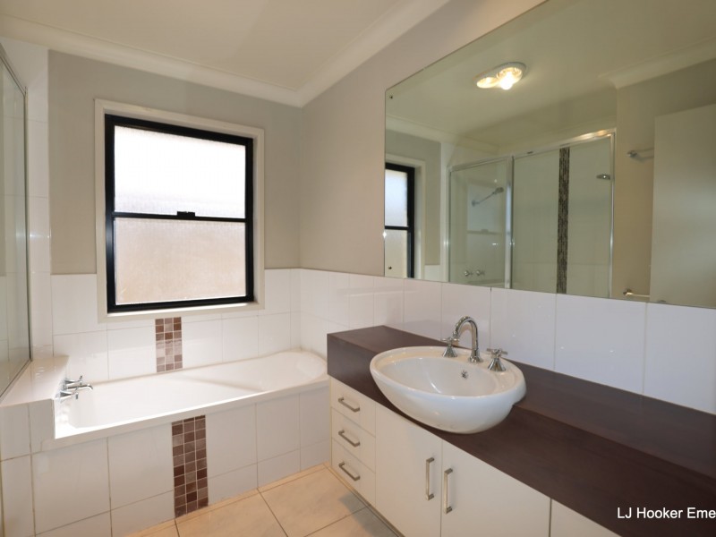 7 Rogers Street, Emerald QLD 4720