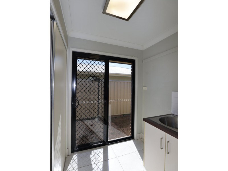 7 Rogers Street, Emerald QLD 4720