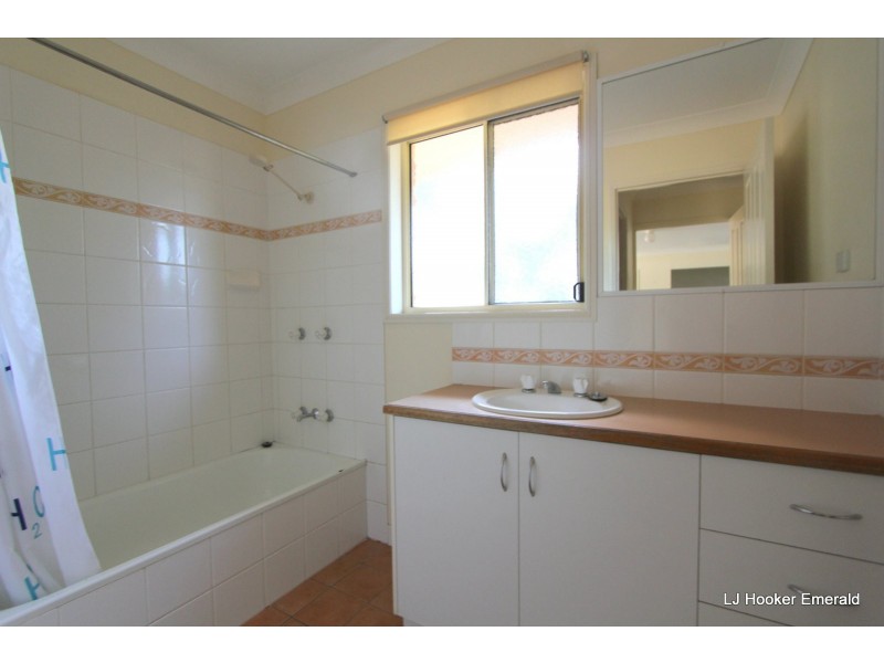 2/222 Borilla Street, Emerald QLD 4720