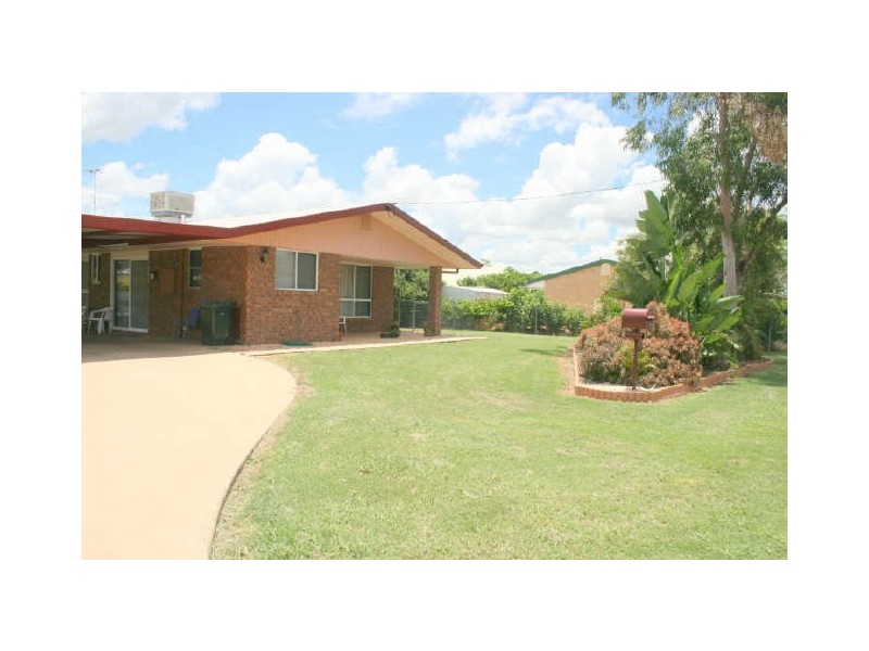 4 Skelton Place, Emerald QLD 4720