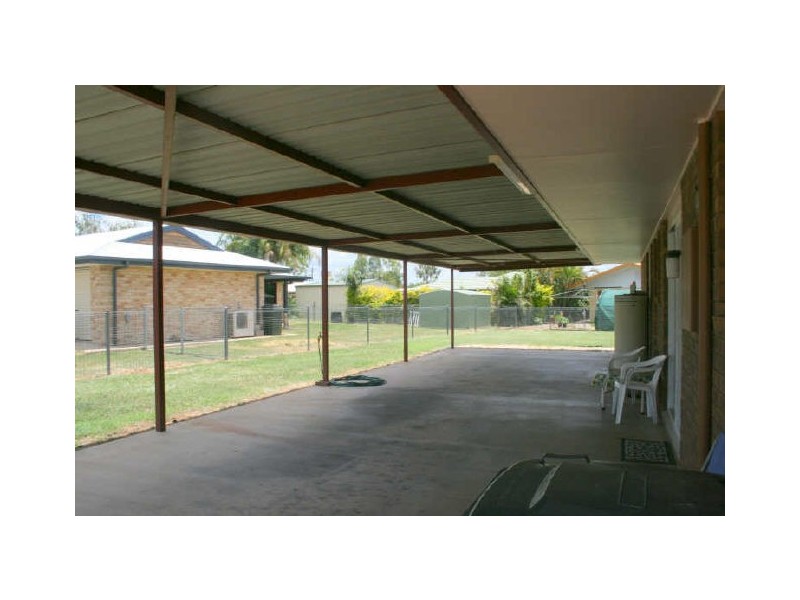 4 Skelton Place, Emerald QLD 4720