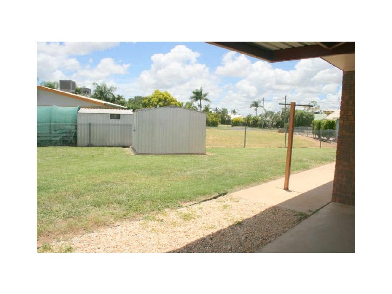 4 Skelton Place, Emerald QLD 4720