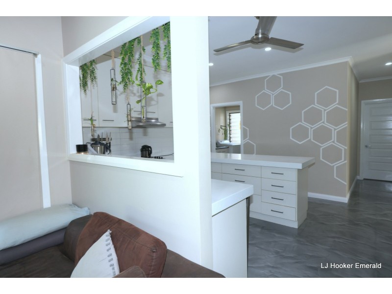 6 Judith Grove, Emerald QLD 4720