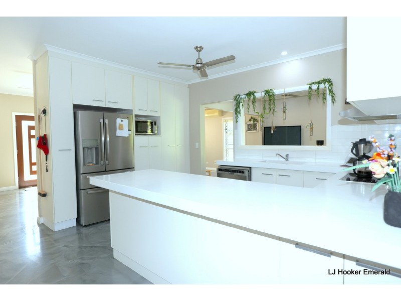 6 Judith Grove, Emerald QLD 4720