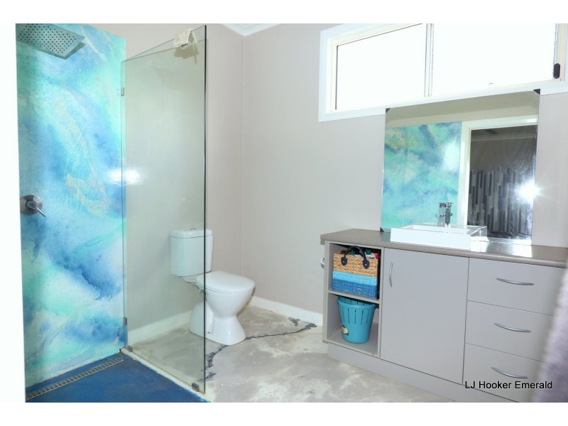 6 Judith Grove, Emerald QLD 4720