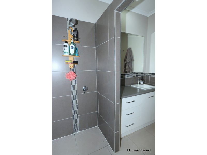 6 Judith Grove, Emerald QLD 4720