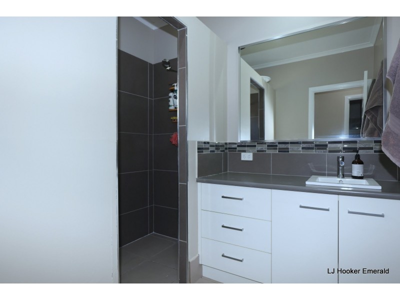 6 Judith Grove, Emerald QLD 4720