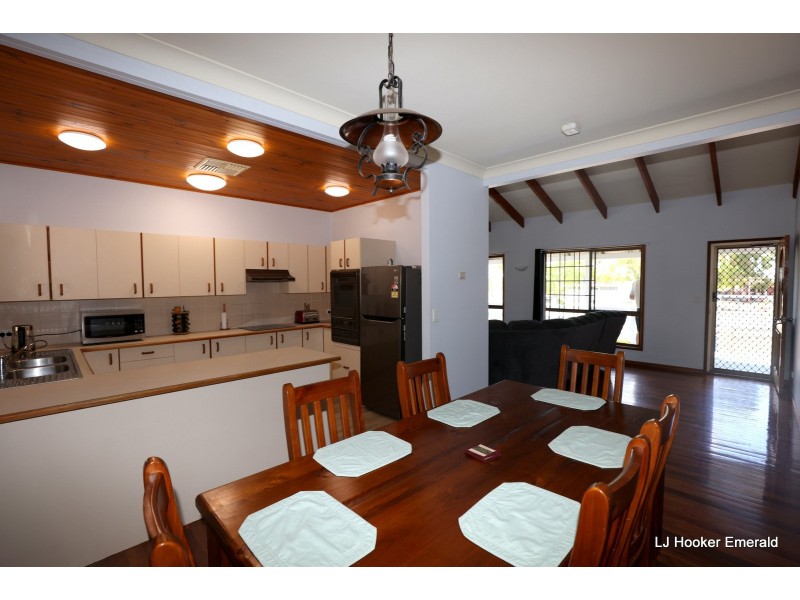 34 Bailey Street, Capella QLD 4723