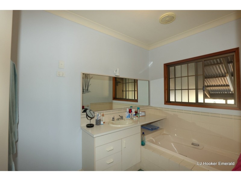 34 Bailey Street, Capella QLD 4723