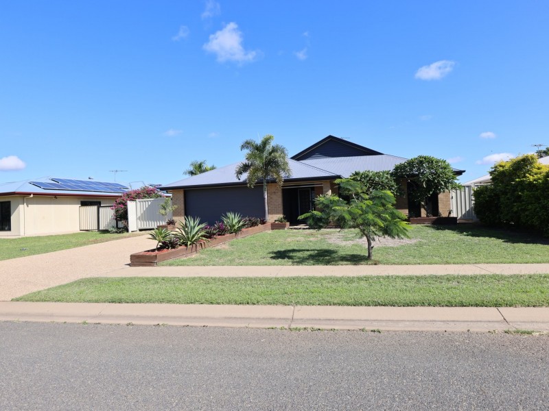 34 Bailey Street, Capella QLD 4723