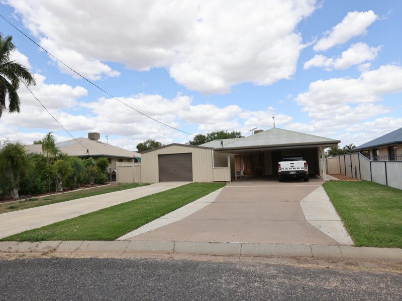 12 Crozier Crescent, Emerald QLD 4720