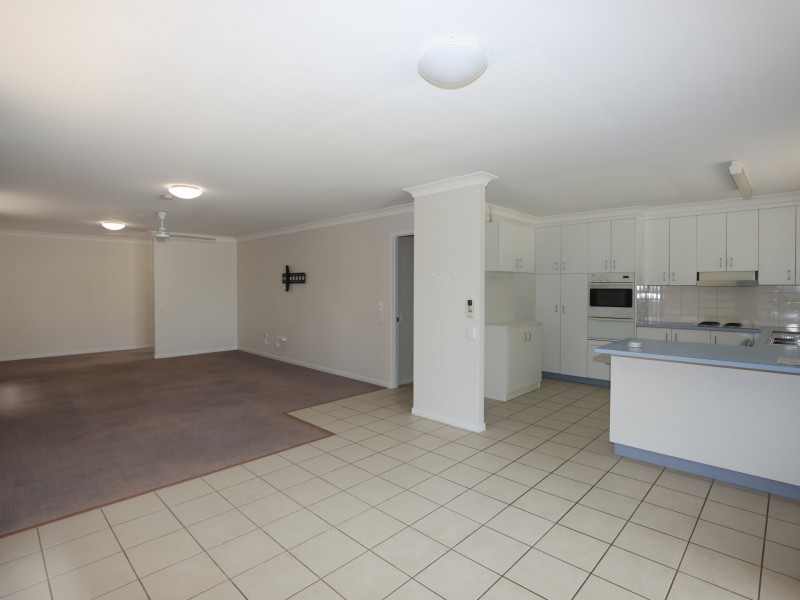 12 Crozier Crescent, Emerald QLD 4720