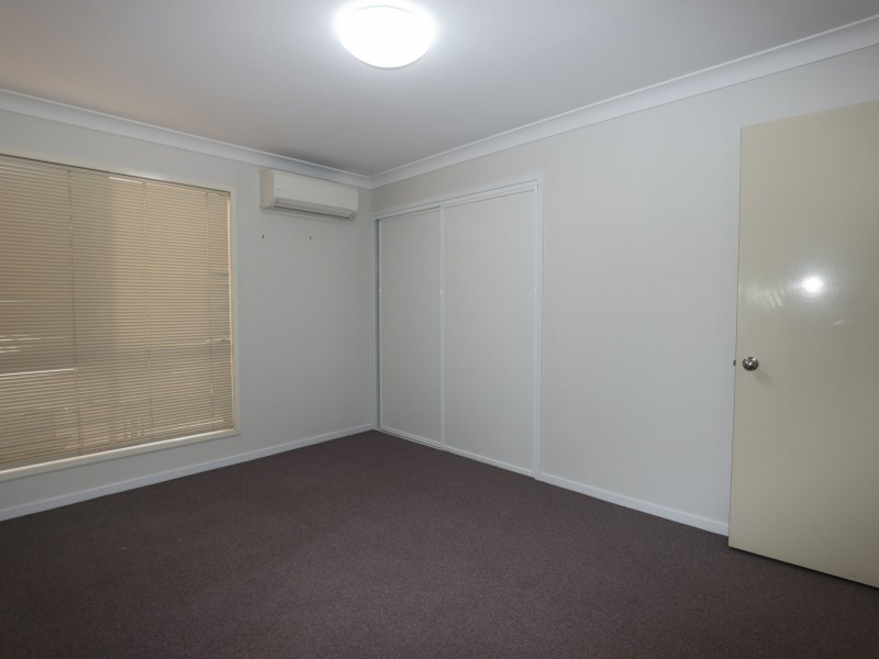 12 Crozier Crescent, Emerald QLD 4720