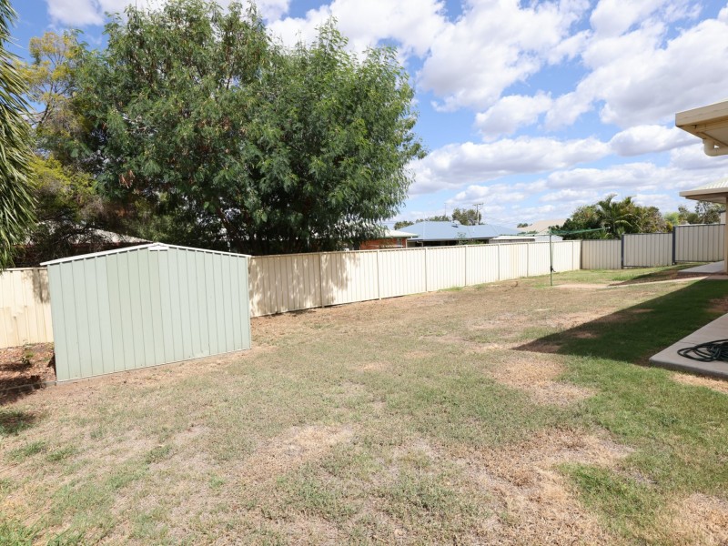 12 Crozier Crescent, Emerald QLD 4720