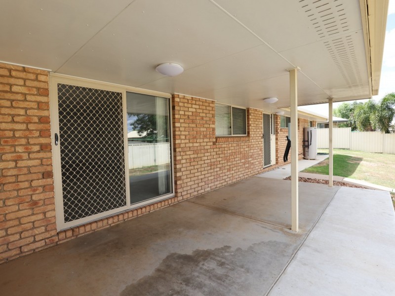 12 Crozier Crescent, Emerald QLD 4720