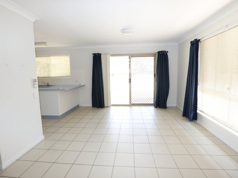 12 Crozier Crescent, Emerald QLD 4720