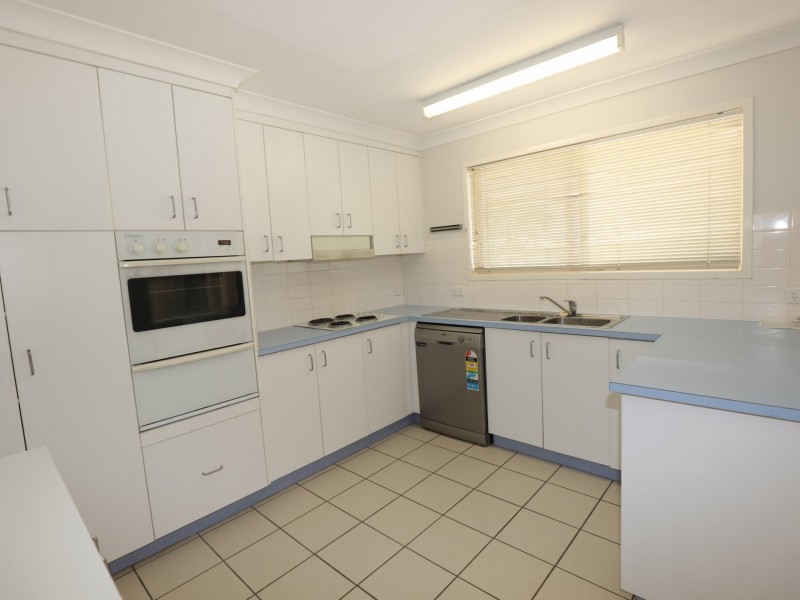 12 Crozier Crescent, Emerald QLD 4720