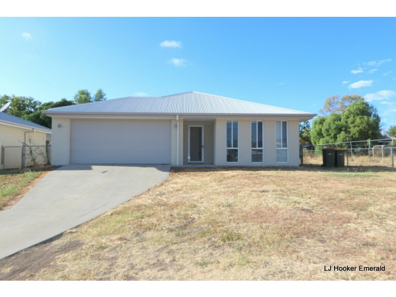 24 Scott Peak, Capella QLD 4723