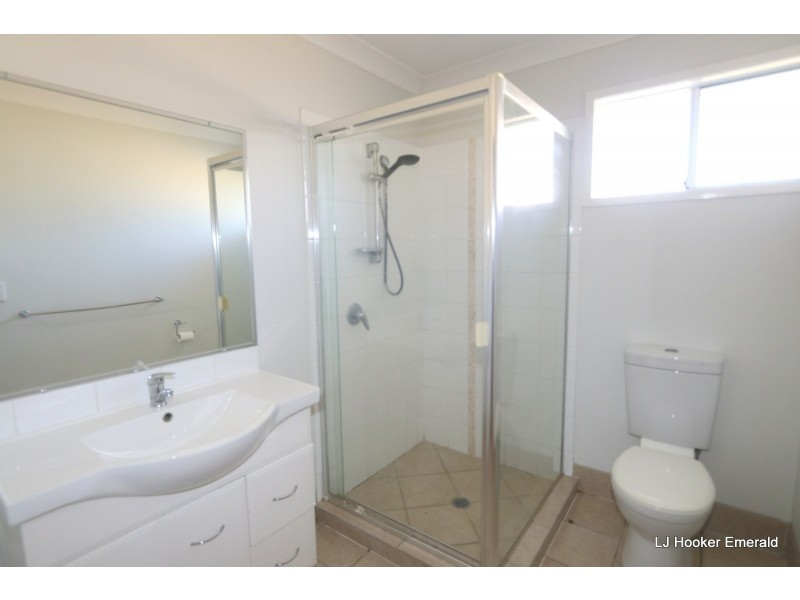 24 Scott Peak, Capella QLD 4723