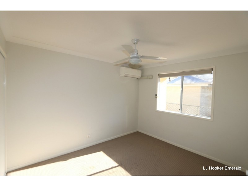 24 Scott Peak, Capella QLD 4723