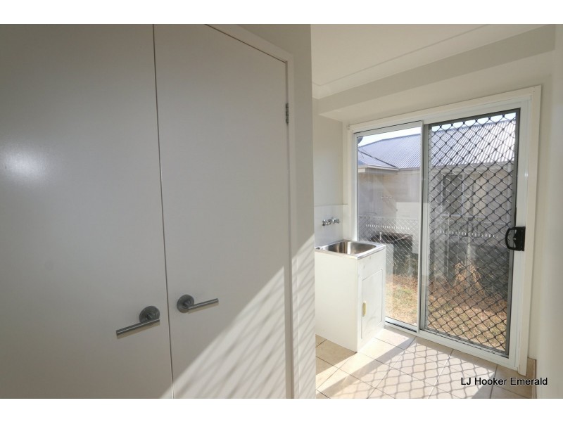 24 Scott Peak, Capella QLD 4723