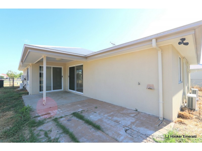 24 Scott Peak, Capella QLD 4723