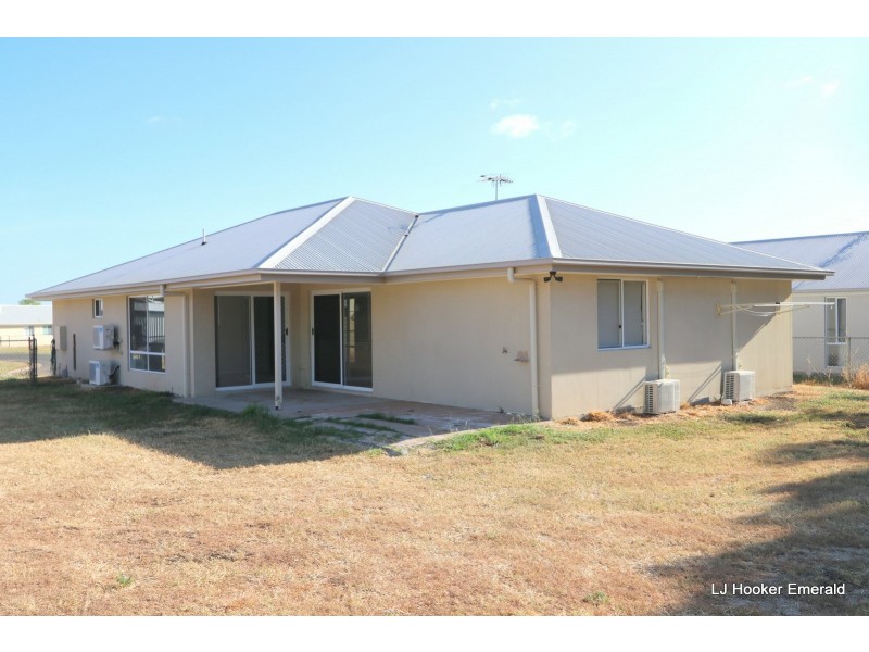 24 Scott Peak, Capella QLD 4723