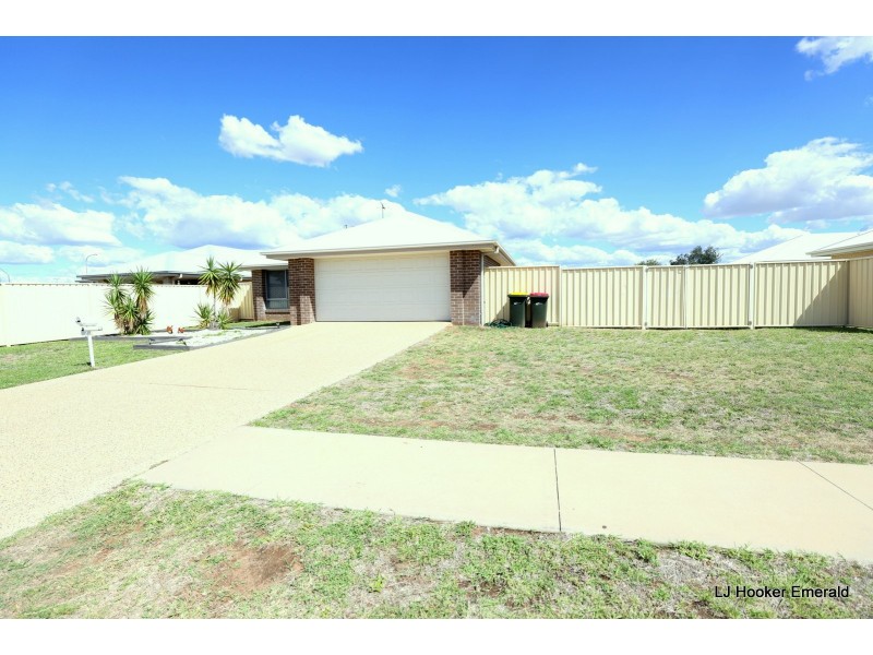 17 Scenic Drive, Emerald QLD 4720