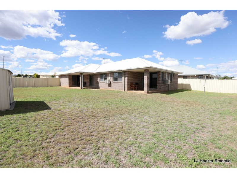 17 Scenic Drive, Emerald QLD 4720
