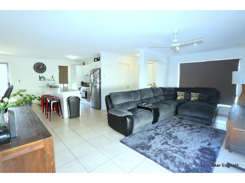 17 Scenic Drive, Emerald QLD 4720