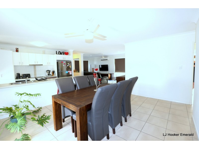 17 Scenic Drive, Emerald QLD 4720