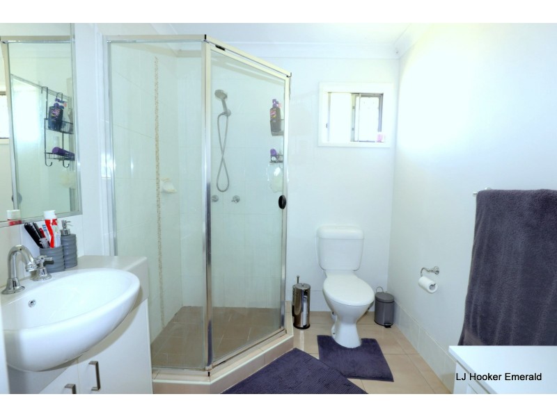 17 Scenic Drive, Emerald QLD 4720