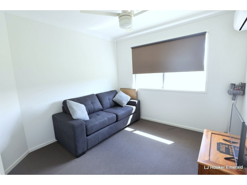 17 Scenic Drive, Emerald QLD 4720