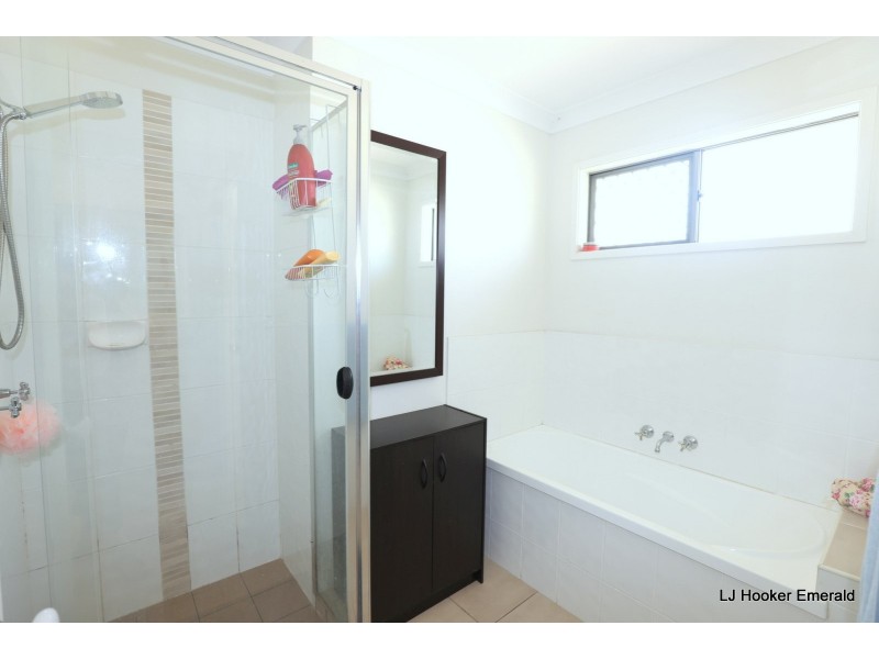 17 Scenic Drive, Emerald QLD 4720