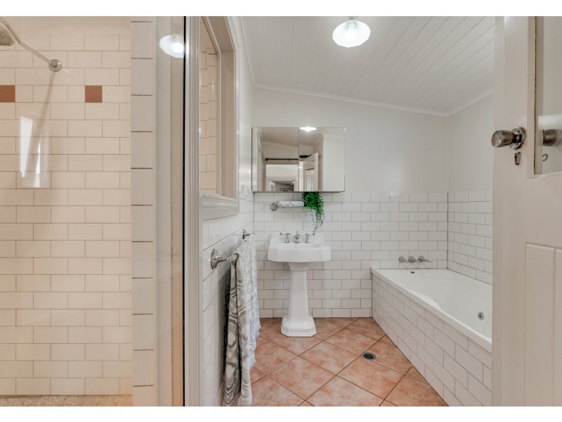 32 Braeside Road, Emerald QLD 4720