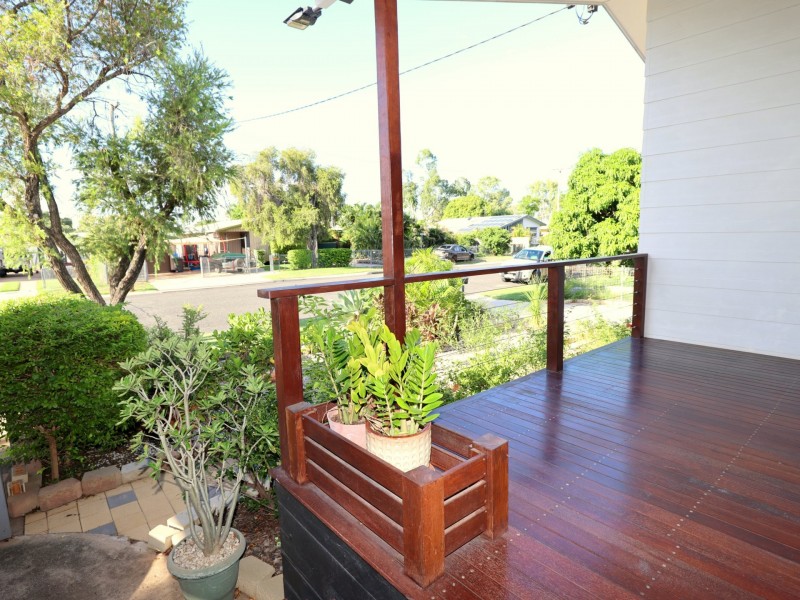 18 Mellish Crescent, Emerald QLD 4720