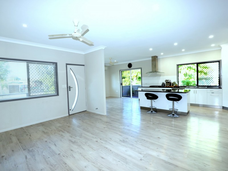 18 Mellish Crescent, Emerald QLD 4720