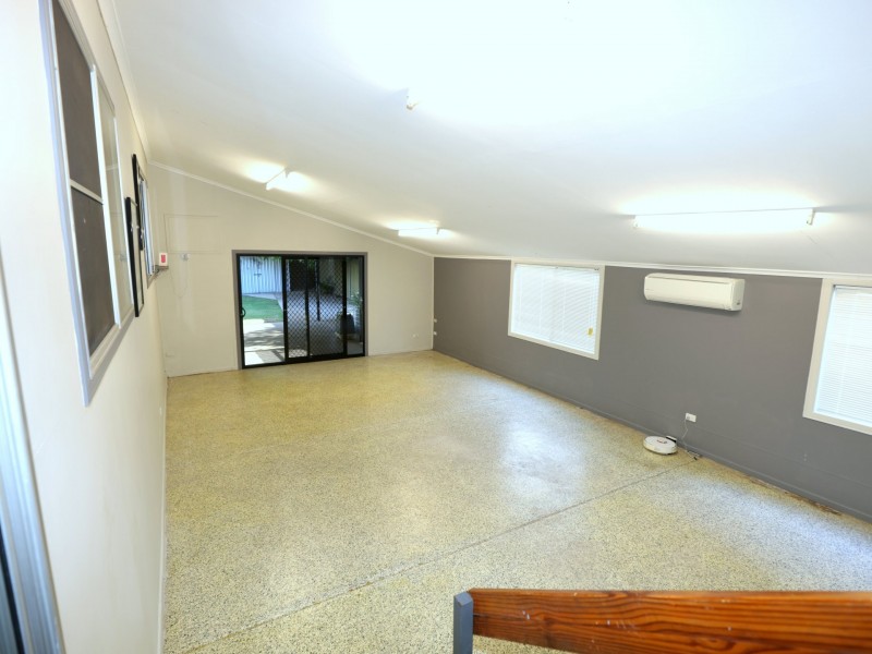18 Mellish Crescent, Emerald QLD 4720