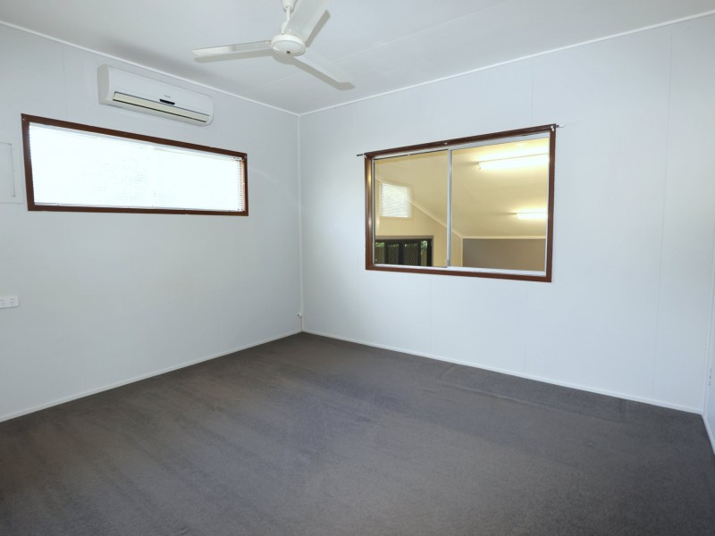 18 Mellish Crescent, Emerald QLD 4720