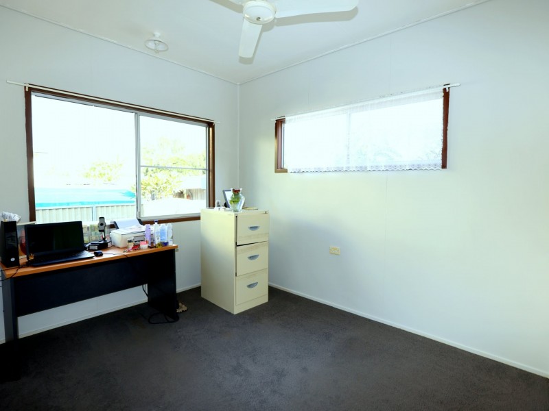 18 Mellish Crescent, Emerald QLD 4720