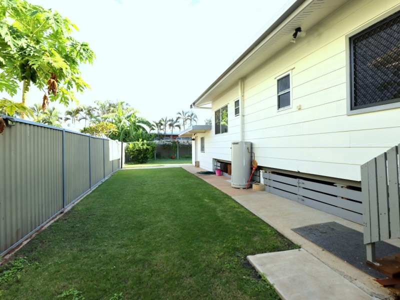 18 Mellish Crescent, Emerald QLD 4720
