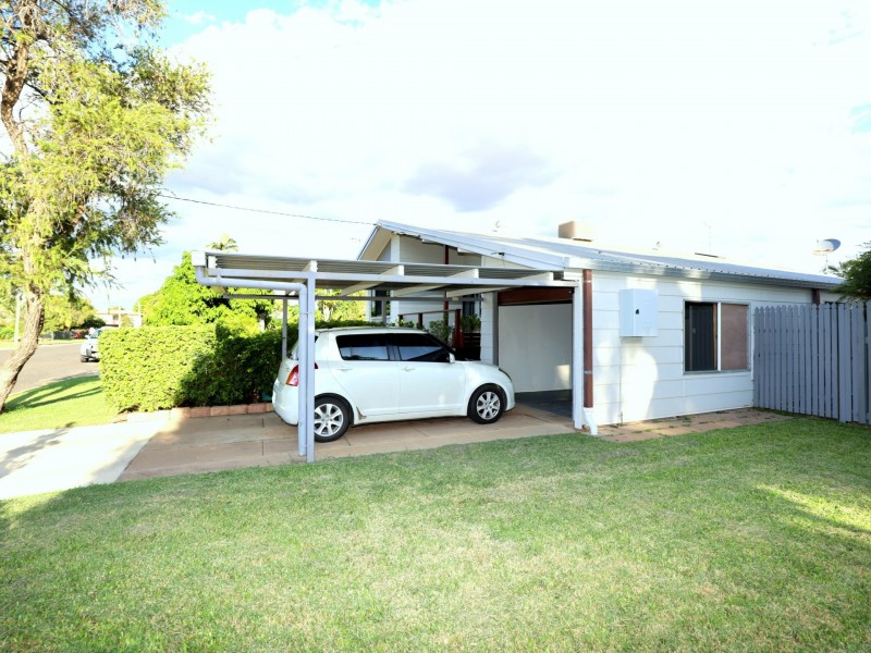 18 Mellish Crescent, Emerald QLD 4720