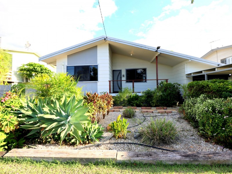 18 Mellish Crescent, Emerald QLD 4720