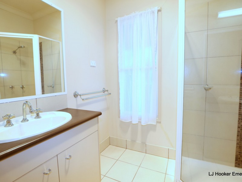 31 Gordon Street, Capella QLD 4723