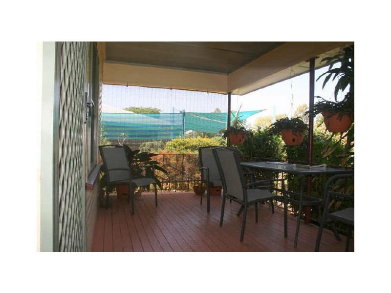 73 Esmond Street, Emerald QLD 4720